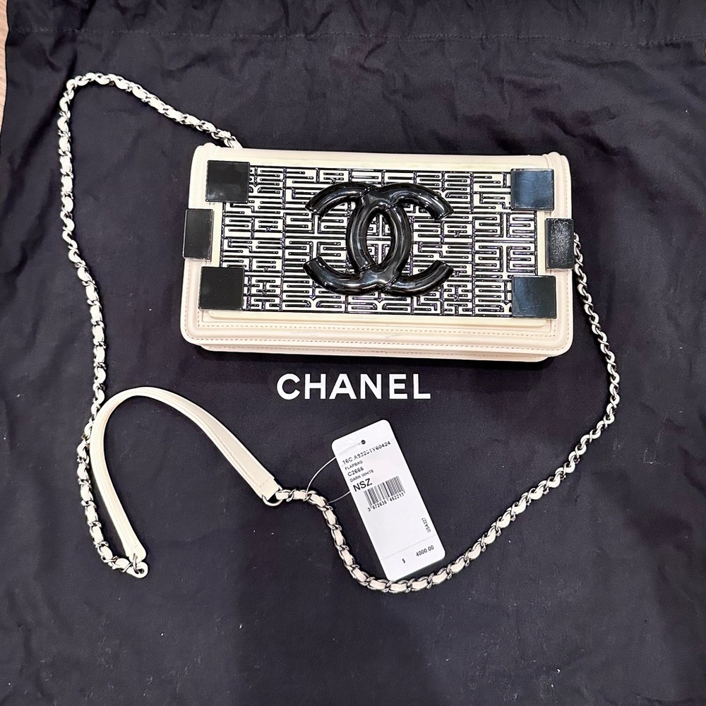NWT CHANEL Lambskin Plexiglass Seamless Greek Horizontal Boy Brick Flap $4000
